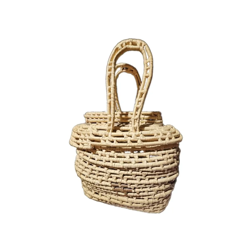 Sweetgrass Oval Basket Large With Lid And Handles. Awesome handmade piece SC